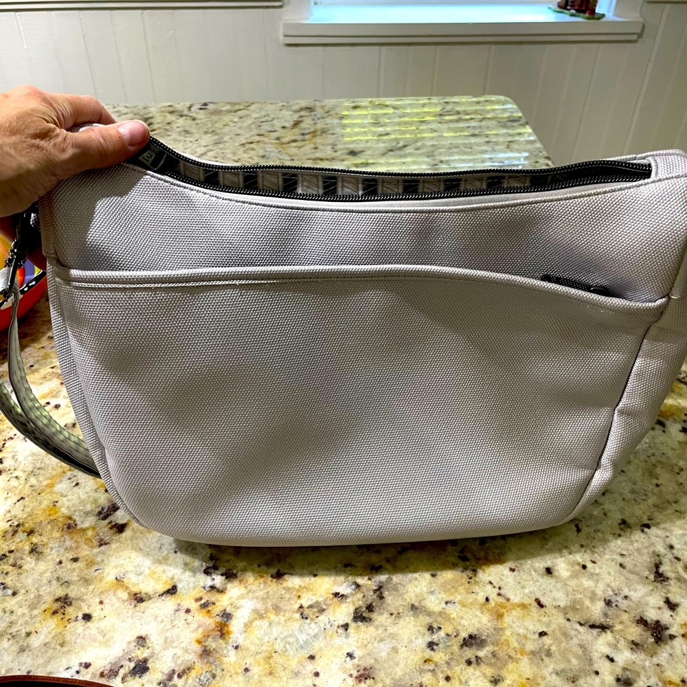 Lug Matte-Luxe Shoulder/Crossbody bag - Picture 5 of 6
